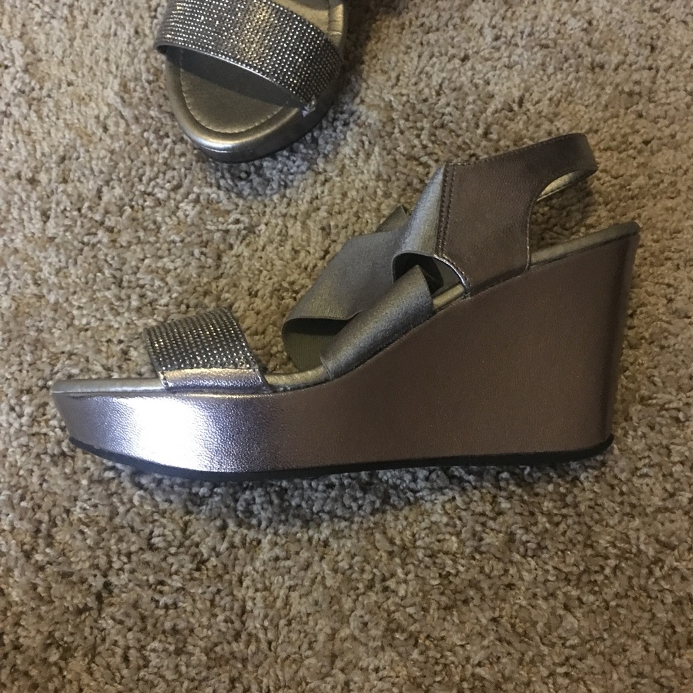 Kenneth Cole Reaction Silver Platform Wedges